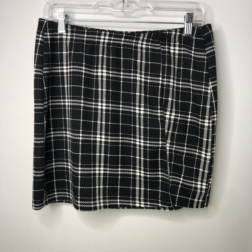 SHEIN Black White Plaid Mini Large Skirt